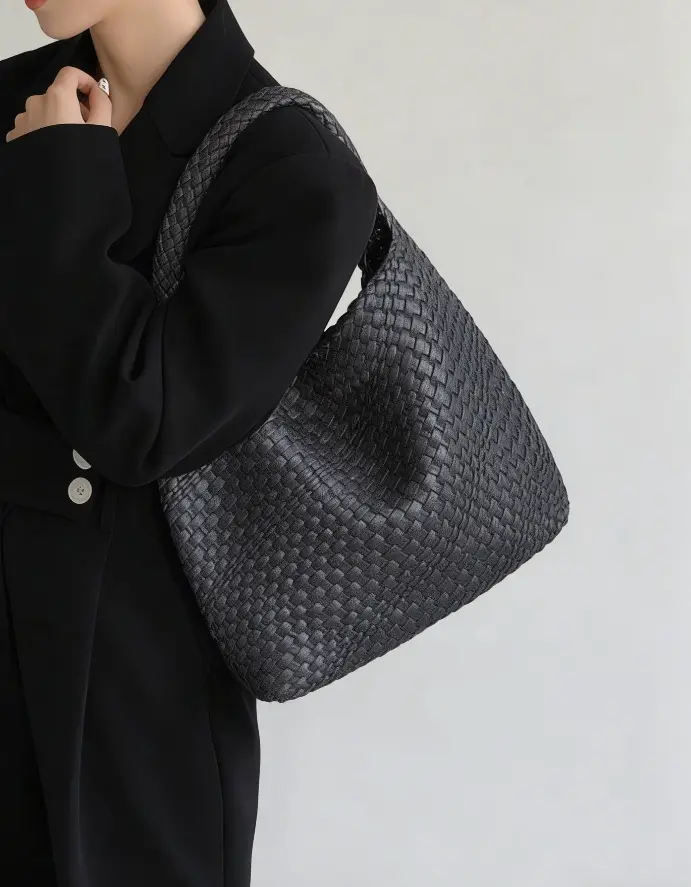 2-in-1 Set in Vegan Leather Luxury Tote Bag , Eco-Friendly Fashion Hand-Woven Soft Leather Shoulder Bag, Large Capacity Commuter Purse with pouch. fashionable tote bag,everydaybag,women must have bag.