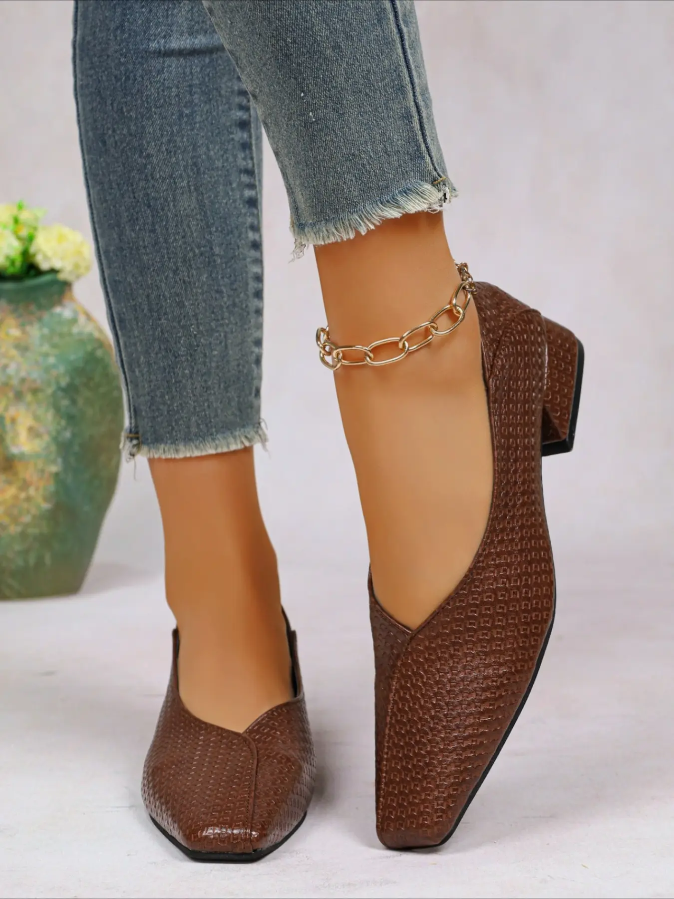 A must-have for the workplace: round-toed low heels with a slip-on design, soft soles, and comfort for work. They won't cause blisters. Fashion Classy Stylish Casual Footwear