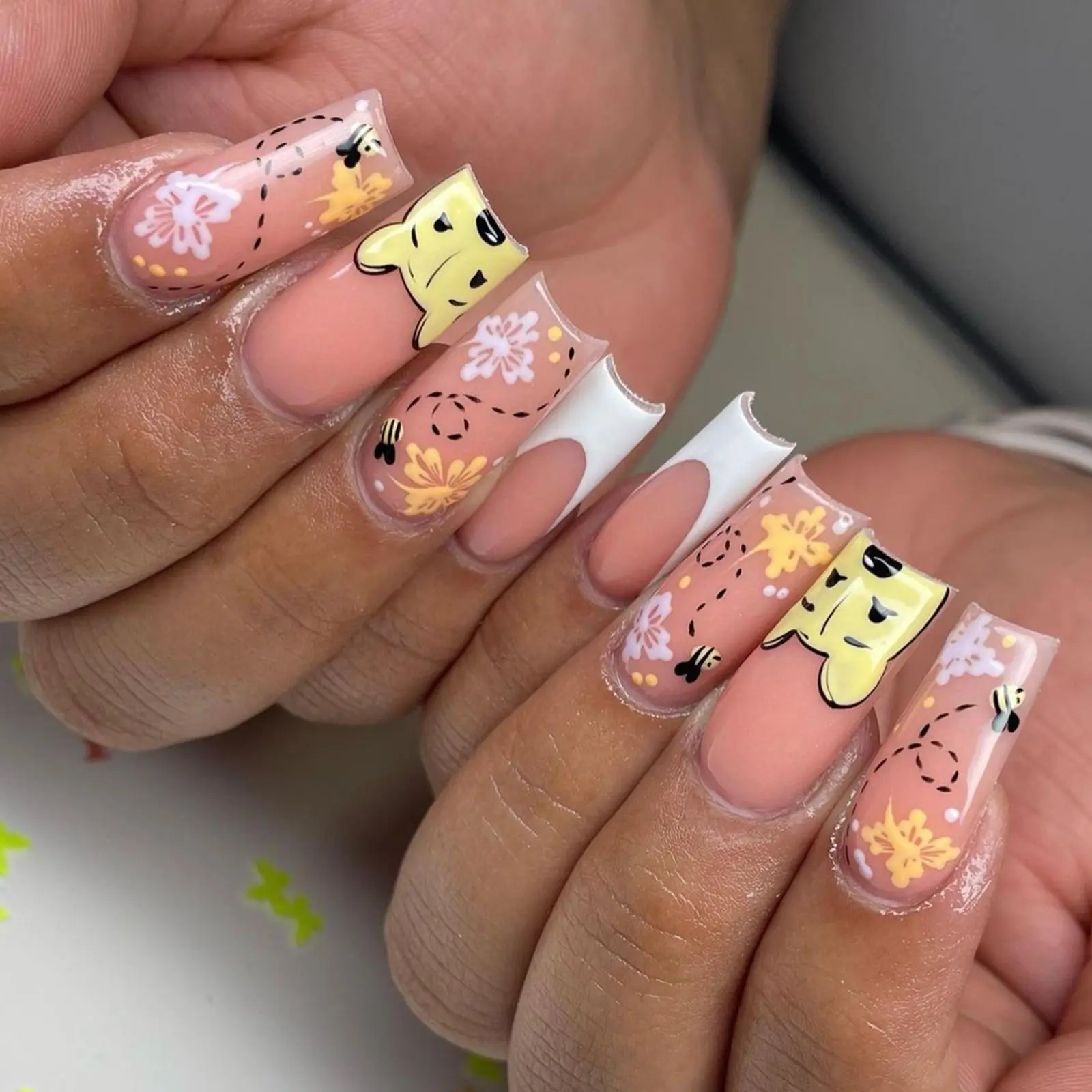 Cartoon Bear & Fireworks Pattern Fake Nail, Decorative Nails with Nail File & Tape, 24pcs Press on Nails for Women & Girls DIY Nail Art, Elegant Stick on Nails Kit, Nail Art Design