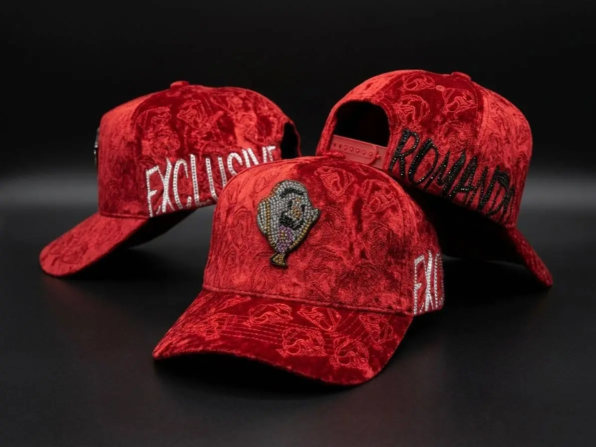 Adjustable RED Comando Excusivo Cap, Fashion Clothing Accessory for Daily Wear