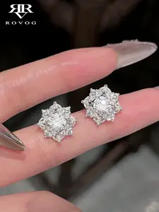 A pair of elegant, luxurious, exquisite and high-end copper stud earrings inlaid with beautiful zircon are suitable for ladies to wear at daily balls, dates, weddings, engagements, and as surprise gifts during festivals