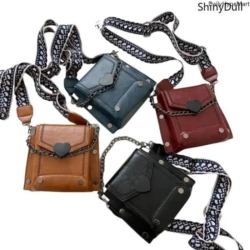 Women's Vintage Baroque Heart Crossbody Purse - Glamorous Mini Flap Chain Shoulder Bag, Funky Fashion Crossbody Pouch, Romantic Anniversary Fashionable Unique Bag