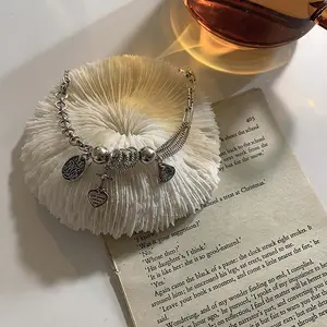 [Limited time event] Retro hip-hop cross love high-end bracelet for girls niche chain hand jewelry gift versatile fashion personality creative design