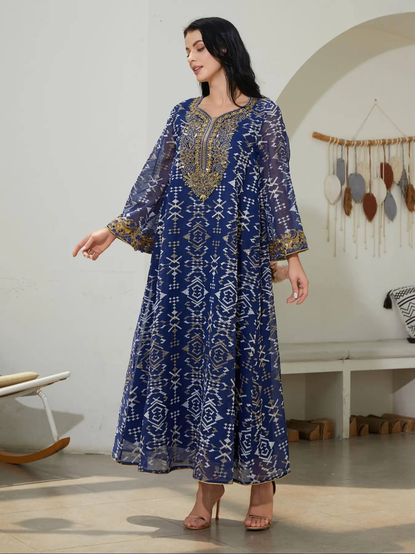 Traditional Style Embroidered Kaftan Dress for Women, Long Sleeve Maxi Dress, Elegant Middle Eastern Fashion, Perfect for Special Occasions, Casual We