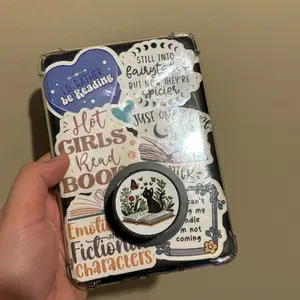 Cat Book Kindle Pop Socket - Kindle Accessory with Popsocket, Kindle Stand & Phone Grip - Ideal for Reading and Cellphone Use - Smartphone