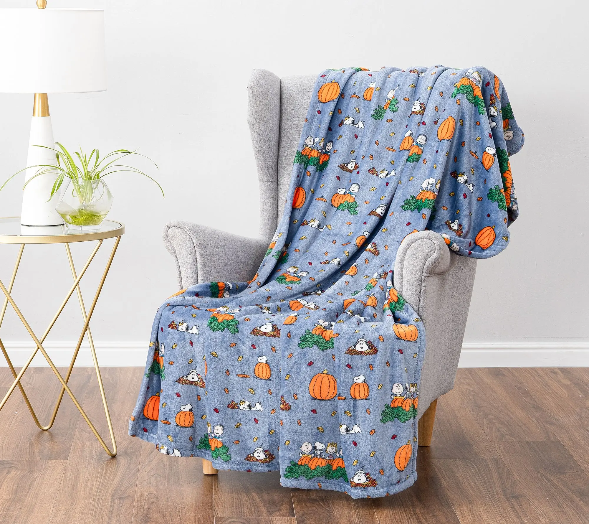 Berkshire Peanuts Halloween Plush 55x70 Throw Berkshire Peanuts Halloween Plush 55x70 Throw