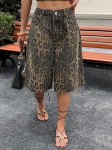 2026ss Leopard Print Casual Denim Mid-Thigh Pants Womenswear, Fashionable Single Piece, Simple Versatile Design, Washed Jeans for Everyday Wear
