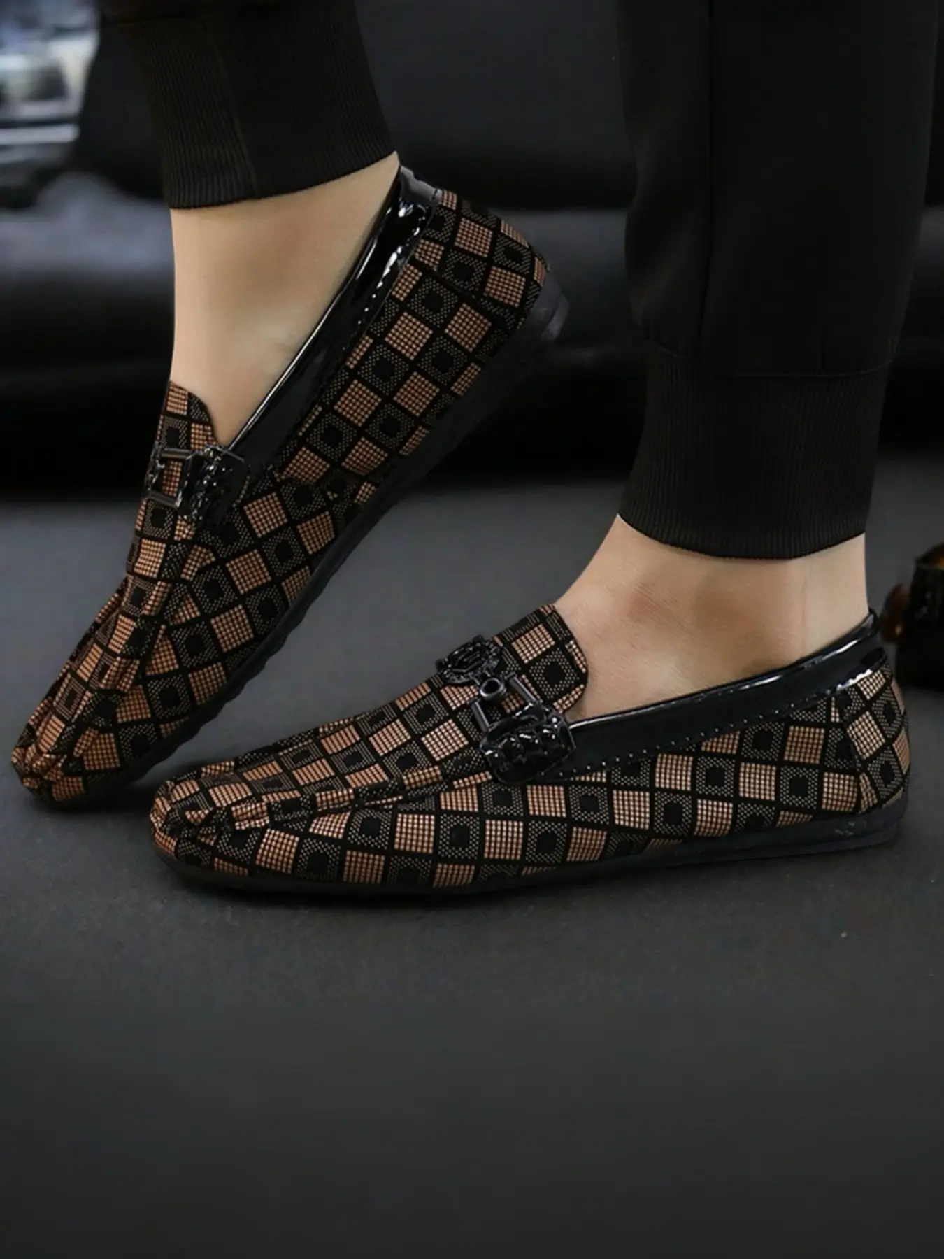 Men's Plaid Affordable Loafers New Korean Trend British Style Slip-On Flat Soft Sole Comfortable Lightweight Business Casual Footwear Shoes for Daily Wear