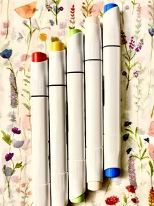 Mystery 5 Pack Alcohol Markers - Assorted Colors for Crafting & Marking - Ideal for Artists & Crafters