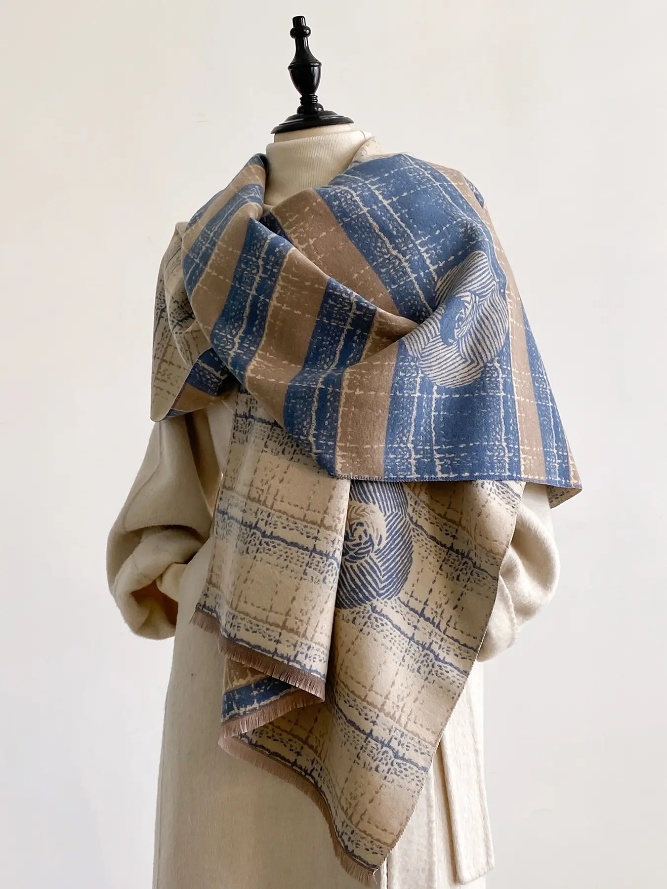 Women's Elegant Floral Embroidered Fringe Scarf, Soft Warm Tartan Shawl for Fall & Winter, Modern Fashion Accessory