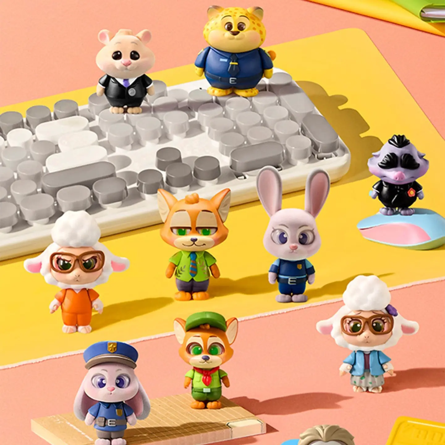 Disney Zootopia Daily Life Dress-Up Blind Box Vinyl Figurine - Premium Collectible Soft Adorable Figure Decor, Outfit Swap, Single Box, Interchangeable Outfits, Unisex Holiday Gifting Item (Toys & Hobbies Action Figure), Soft Adorable Figures
