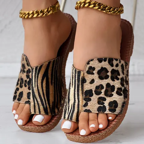 Zebra Stripe Leopard Pattern Toe Post Slippers - Ankle Height, Unique Design, Eye-Catching Style, Ideal for Expressing Personality