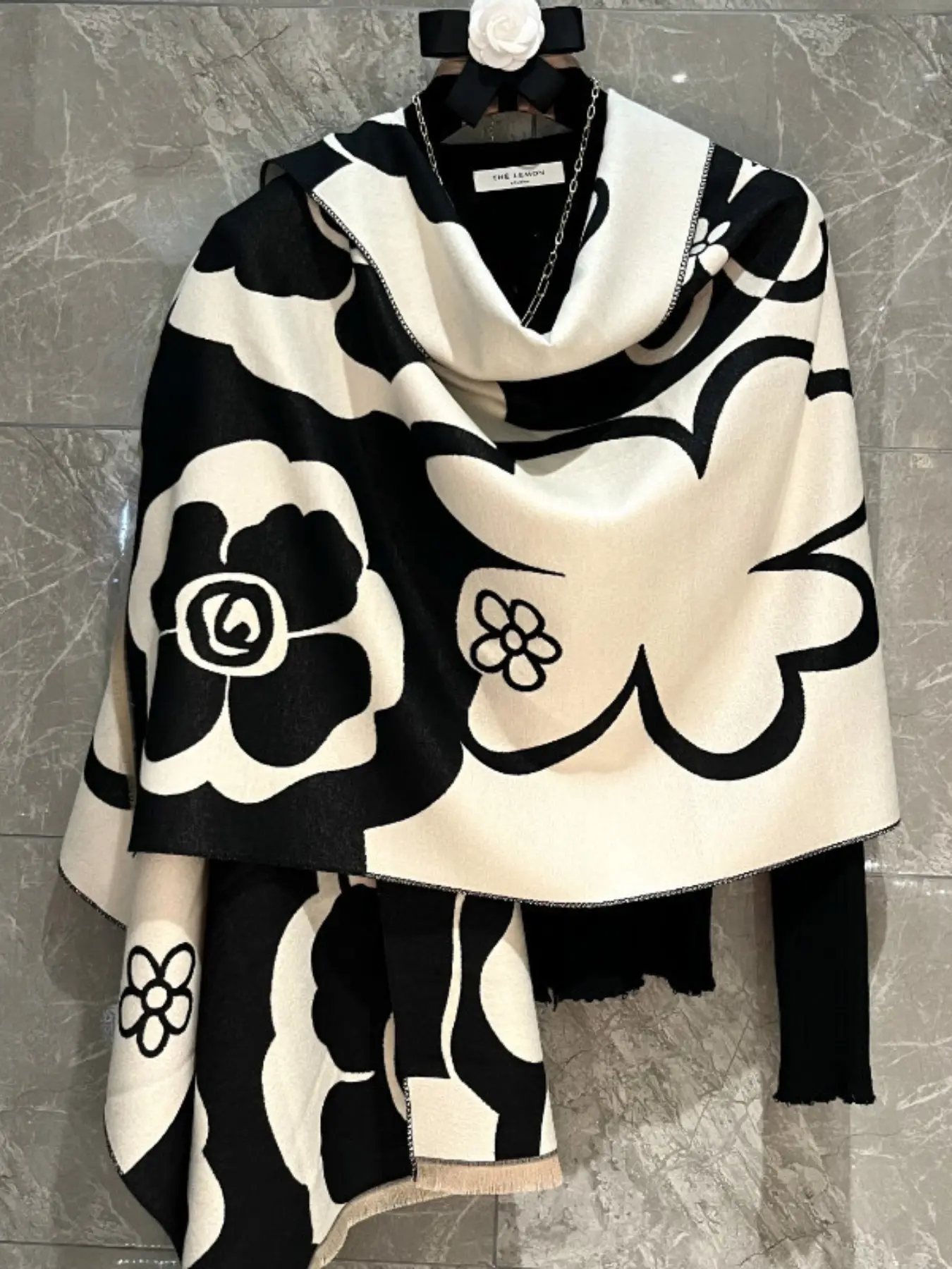 Floral Pattern Tassel Decor Shawl, Casual Soft Warm Floral Print Scarf for Women & Men, Fashion Shawl Wrap Accessories for Daily Wear