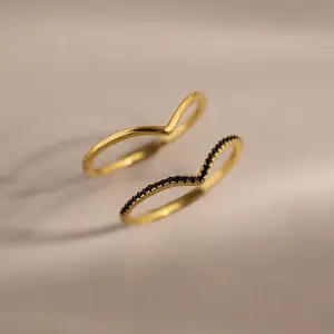 mini ring set curved stacked ring exquisite gold-plated ring black cube zircon gem ring decorative jewelry gift to a friend