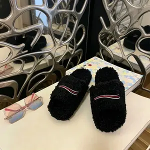 Men’s & Women’s Classic Stylish Slide Footwear – Cozy Fuzzy Plush Slippers, Soft Indoor & Light Outdoor Shoes