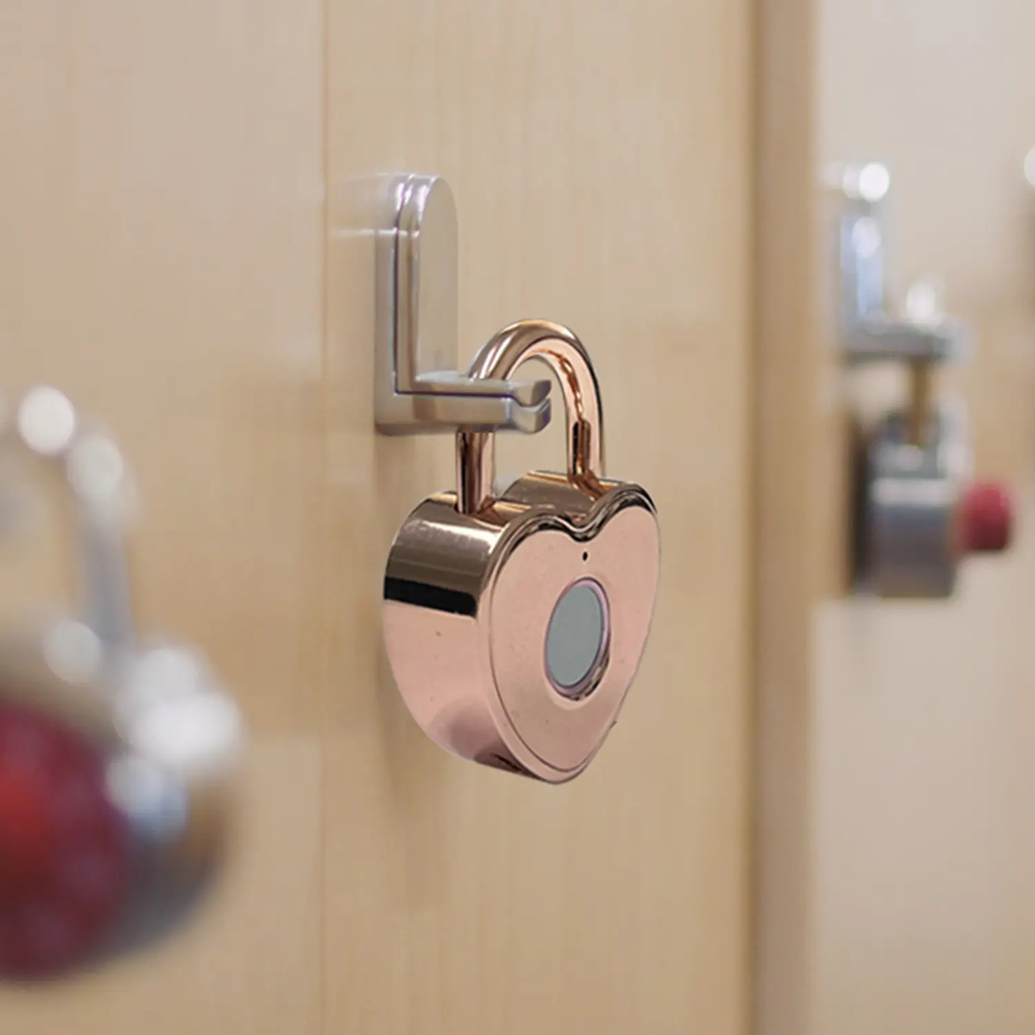 Rose Gold 4mm Zinc Alloy Heart Shaped Fingerprint Padlock - Small Smart Padlock (1 Pcs) with Heart That Adds Sweet Charm, for Gym Locker, Backpack, Heart Adds Sweet Charm