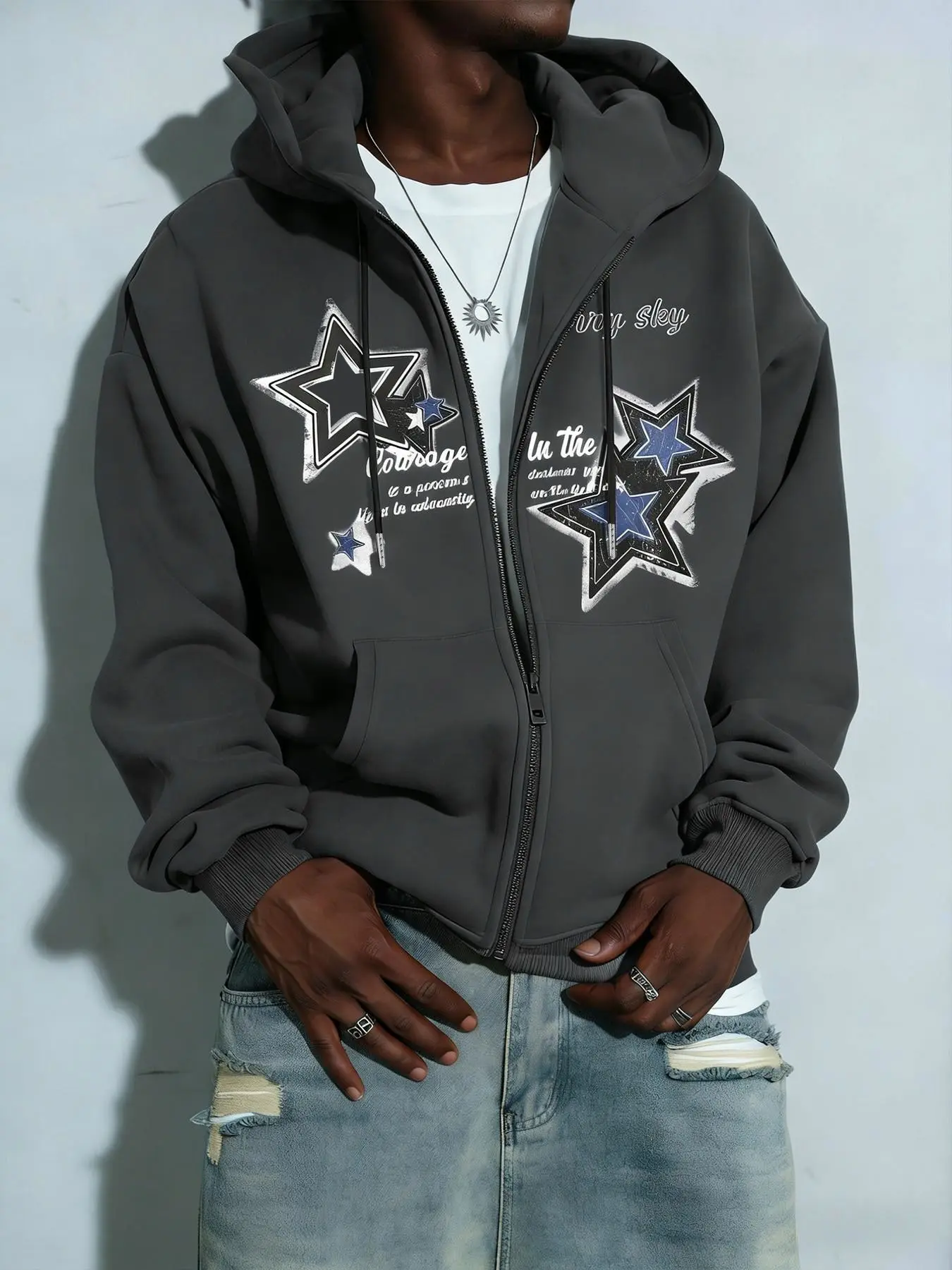 Men’s slogan and five-pointed star pattern print drop-shoulder, fleece-lined, warm, long-sleeve zipper casual hooded sweatshirt, suitable for both men and women, street fashion design, stylish and versatile, ideal for everyday wear in autumn and winter.