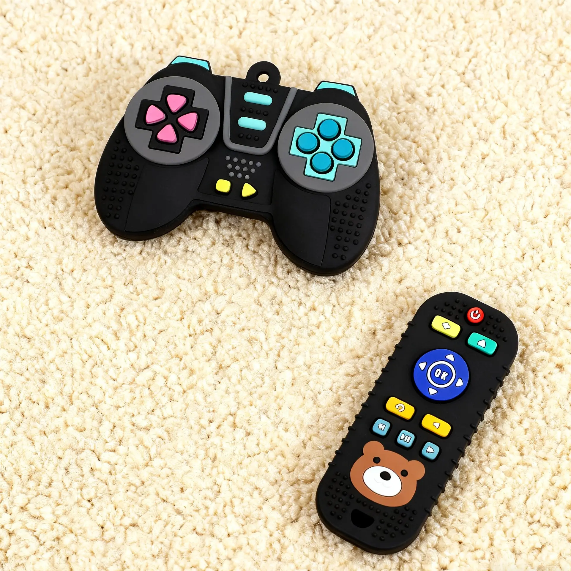 2-Piece Silicone Cartoon Game Handle & Cute Bear TV Remote Toy, Educational Teething Chew Toys for Babies 6-24 Months, Fun Sensory Play, Teething Relief Set, Sensory Teether