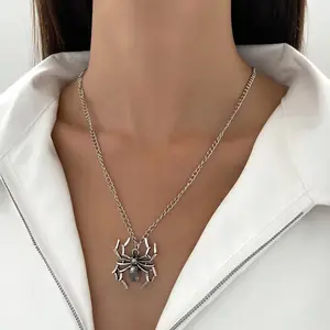 【PANG Jewelry】Spider Pendant Necklace Minimalist Punk Jewelry, 3D Insect Drop Chain Gothic Street Style Accessories for Women Men