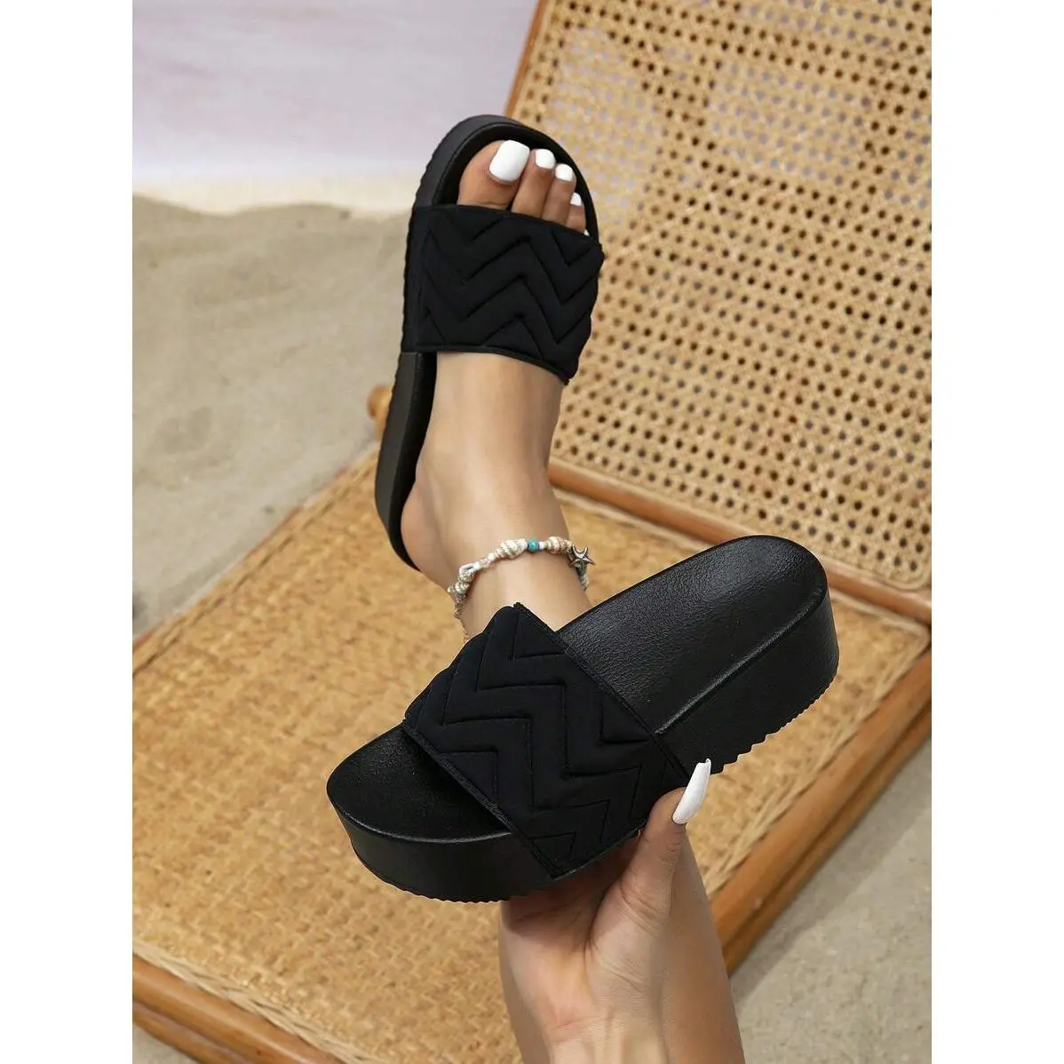 Women's Summer Geometric Pattern Thick-Wedge Heel Slip-On Casual Footwear - Comfortable Outdoor Beach Sports Slide Sandals, Casual Wedge Sandals for Female Beach Wear, Sporty Chic