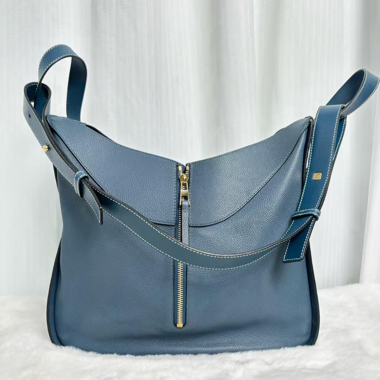 Pre-owned Loewe Hammock Bag | Blue Grained Calfskin Gold Hardware|21140193