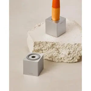 Harry's Razor Stand - Classic Design, Durable Construction, Versatile Use, Ideal for Personal Protection and Storage Shaver Comfort