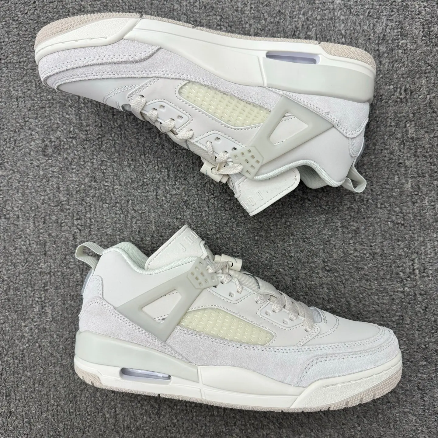 Men women unisex street fashion low‑cut casual basketball shoes, classic retro hip‑hop off‑white light grey suede sneakers with mesh detail, durable non‑slip outsole, perfect for daily outfits and vintage hip‑hop street fashion