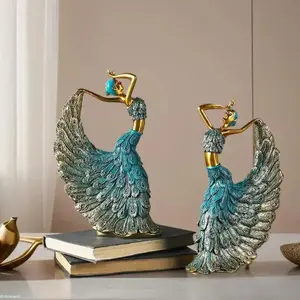 European Style Creative Peacock Dance Resin Craft Ornament, Decorative Peacock Statue, Decorative Sculptures, Wedding Room Home Living Room TV Cabinet Entrance Light Luxury Decoration