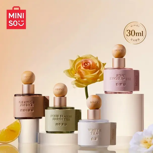 MINISO Quartet Floating Diffuser - 30 mL Flameless Car Freshener, Cars Accessories with Elegant Wooden Ball Design & Long-Lasting Fragrance for 4-5 Weeks, Car Fresheners，Back To School