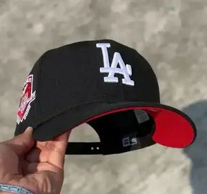 Black New Era NY Yankees MLB Adjustable Baseball Cap - Embroidered Curved Brim 9FORTY/9FIFTY Baseball Fitted Cap With Gold Rose, Unisex Streetwear Trending 2026 Adjustable, Streetwear Fashion Trend, yankees fitted hat, waterproof accessories, attribute