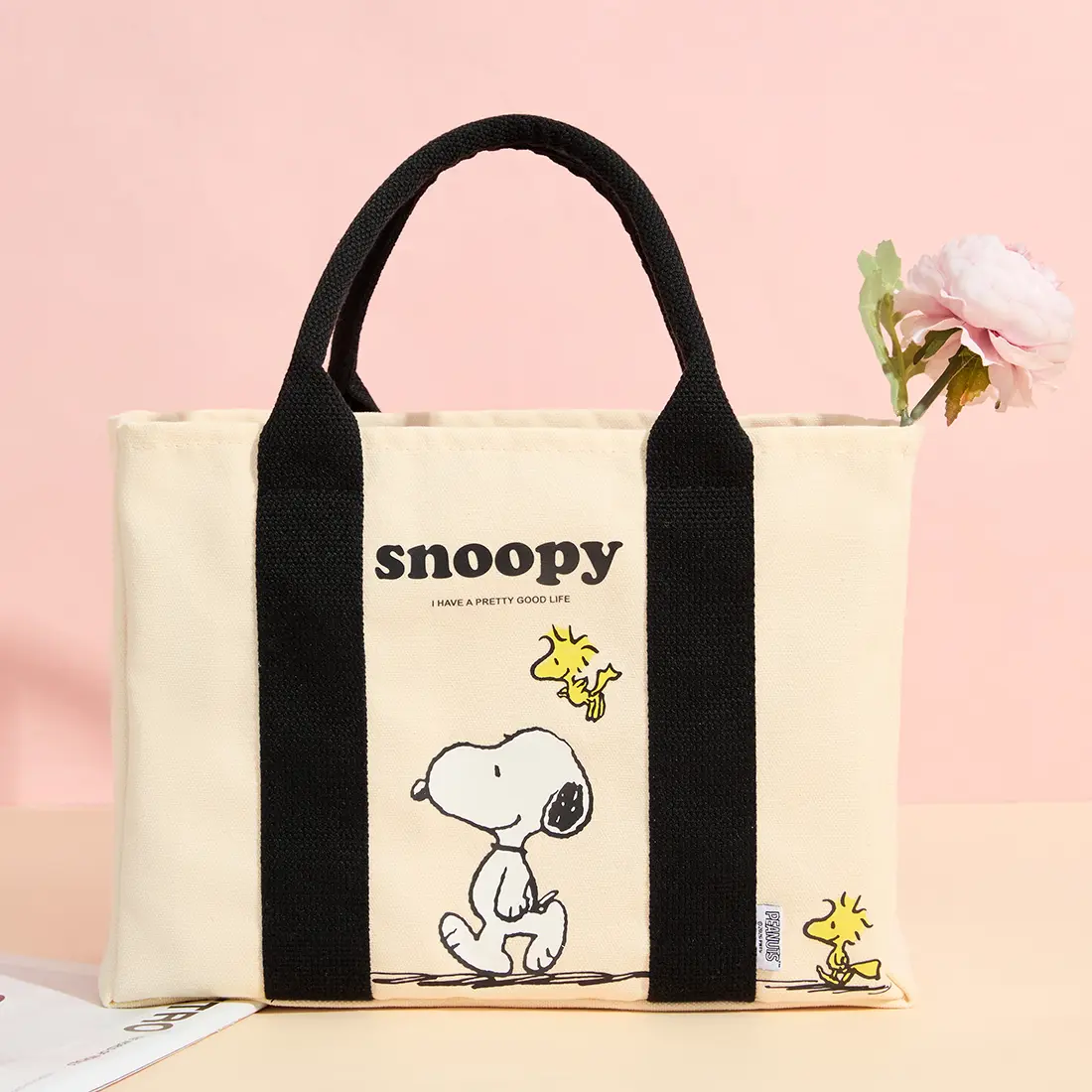 MINISO Peanuts Snoopy Cream Canvas Handbag | Stylish Tote Bag with Snoopy & Woodstock | Casual Commuter & School Bag, Ideal Holiday & Birthday Gift #SnoopyTote #CanvasBag #PeanutsAccessories