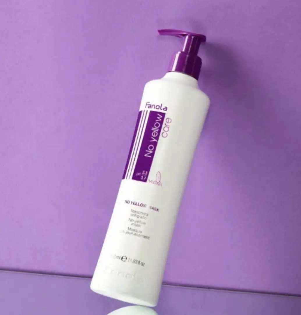 Fanola No Yellow Mask, Hydrating Hair Treatment to Neutralize Yellow Tones for Smooth Blonde, Grey, and Highlighted Hair for Adults, Shampoo, Moisturizer