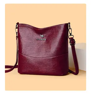 Soft Leather Messenger Pocket Large Capacity Shoulder Bag Simple And Trendy Retro Pocket, Zipper Closure, Handbag for Work, Travel