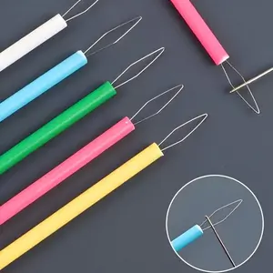 5-Piece Random Color Plastic Threading Tool Set, DIY Sewing Accessories, Convenient Needle Threader, Ideal for Beading and Elderly Assistance
