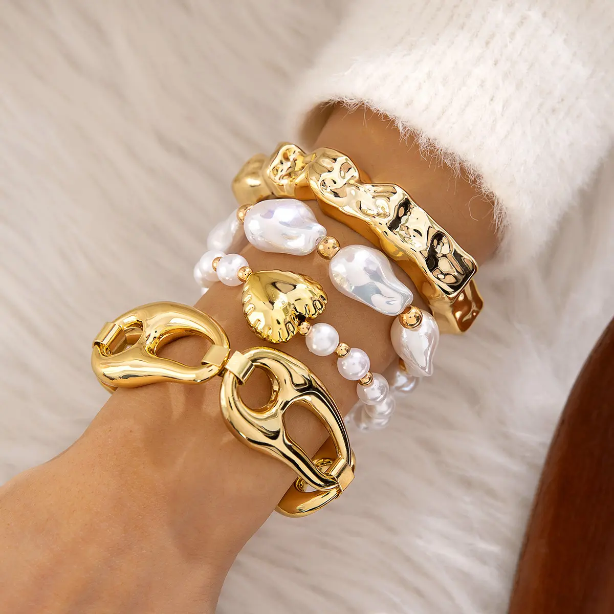 Metal geometric opening, pearl four piece bracelet set, fashionable and versatile, trendy pairing with wavy bead bracelet, suitable for women's daily wear and party wear outdoorfun