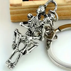 Halloween Skeleton Couple Keychain, Cute Skull Design, Silver Color Metal Key Ring, Perfect Gift for Friends, 1 Piece