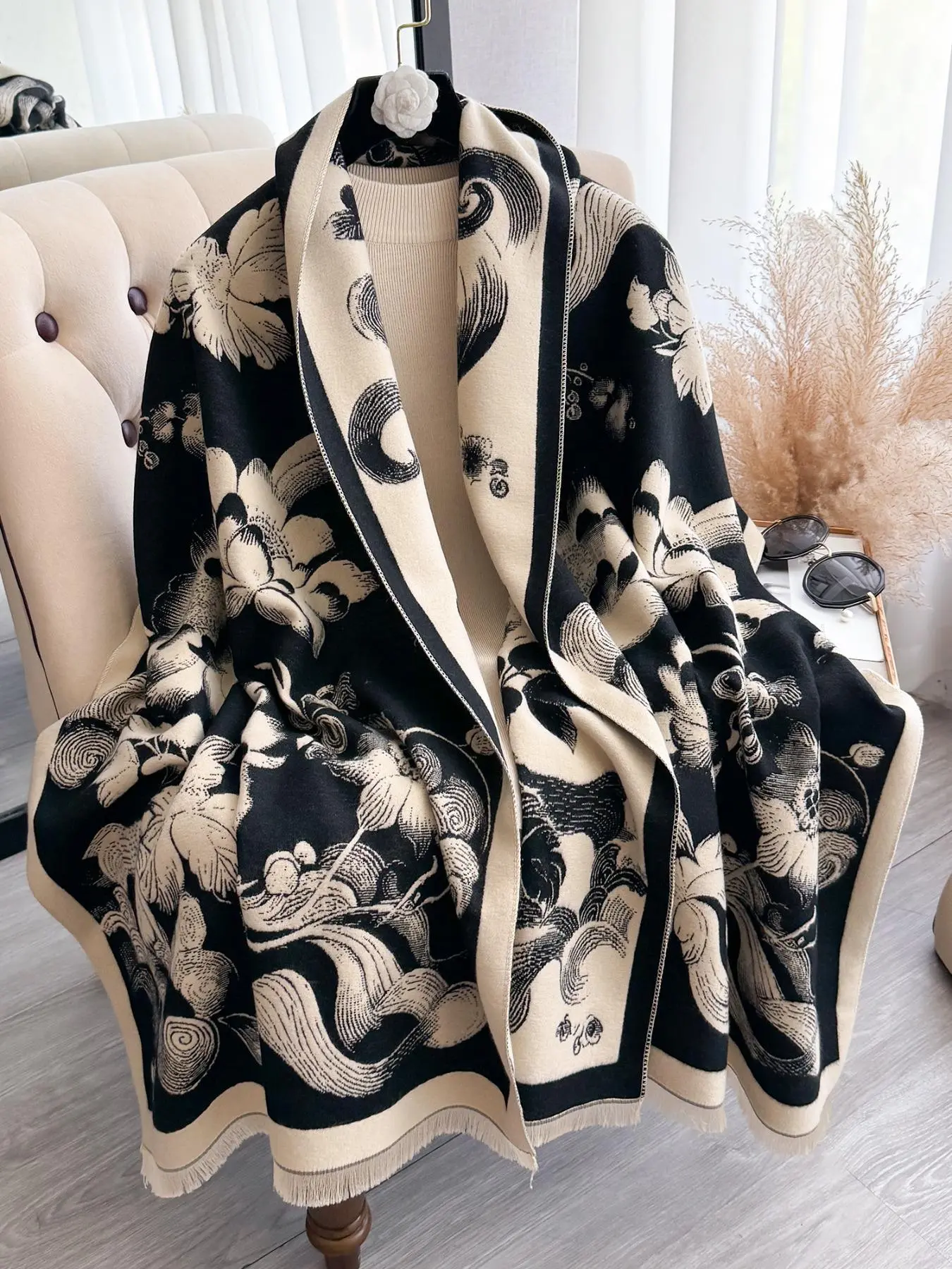 Women's Floral Pattern Raw Trim Shawl, Girlfriend Gifts, Imitation Cashmere Long Floral Print Scarf, Casual Soft Warm Thick Double Sided Scarf for Fall & Winter, Fashion Accessories for Daily Wear