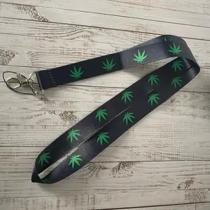 Green Leaf Lanyard for Keychains - Black Design with Leaf Pattern, Ideal for Keychains, Keyring Attachment summer style live keychains