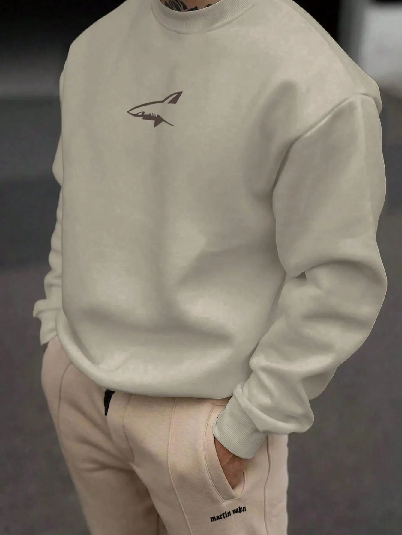 Minimalist Shark Print Crewneck Sweatshirt - Versatile Gym & Casual Essential Set