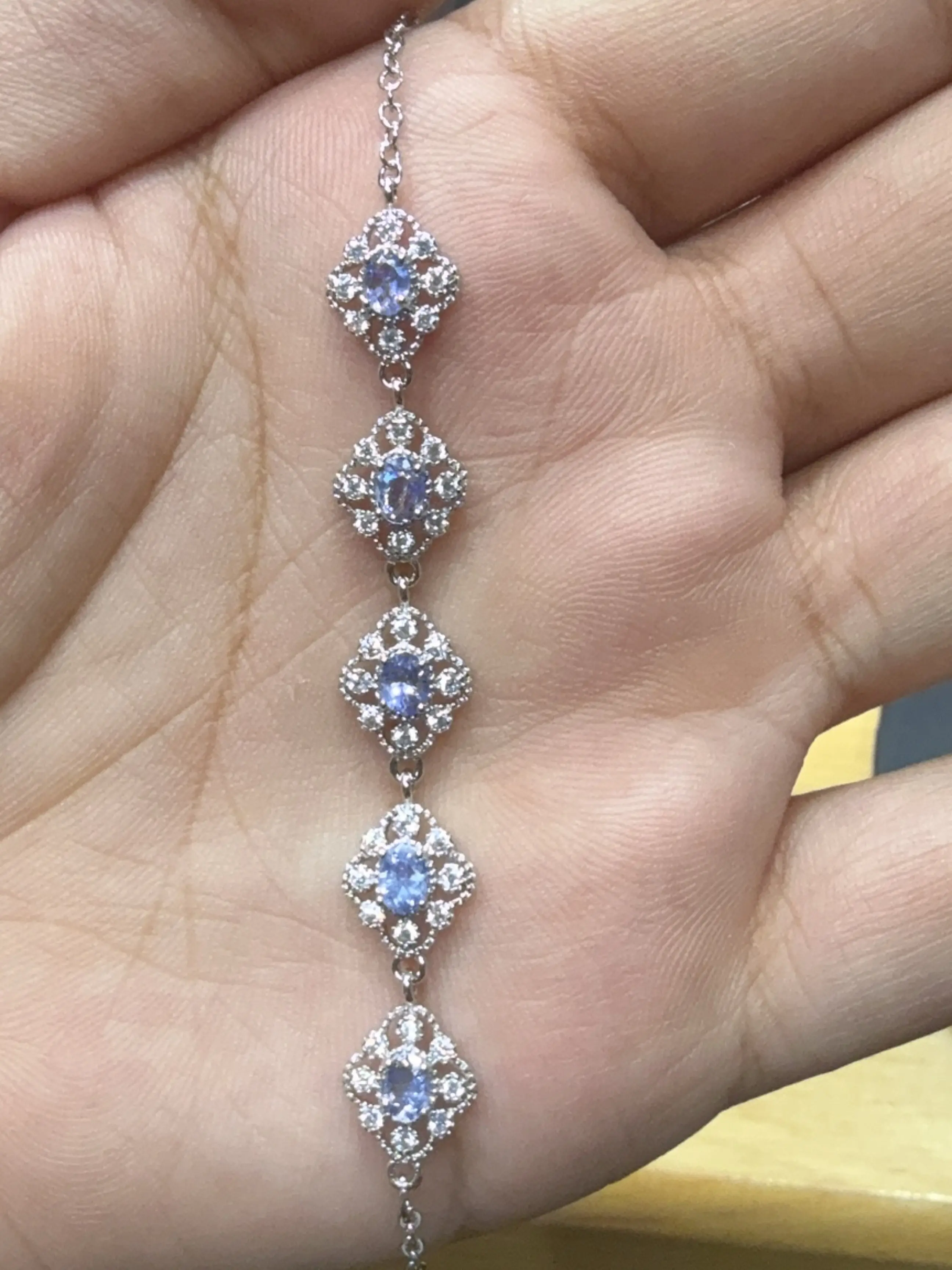 Leah(16920)gc.Tanzanite bracelet
