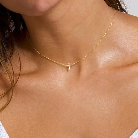 Elegant Women's Cross Pendant, Fashionable Jewelry for Daily Wear, Perfect Gift for Her, Stylish Accessory for Any Occasion, Cross Necklaces, Trendy Fashionable Accessories, Cross Design Necklace