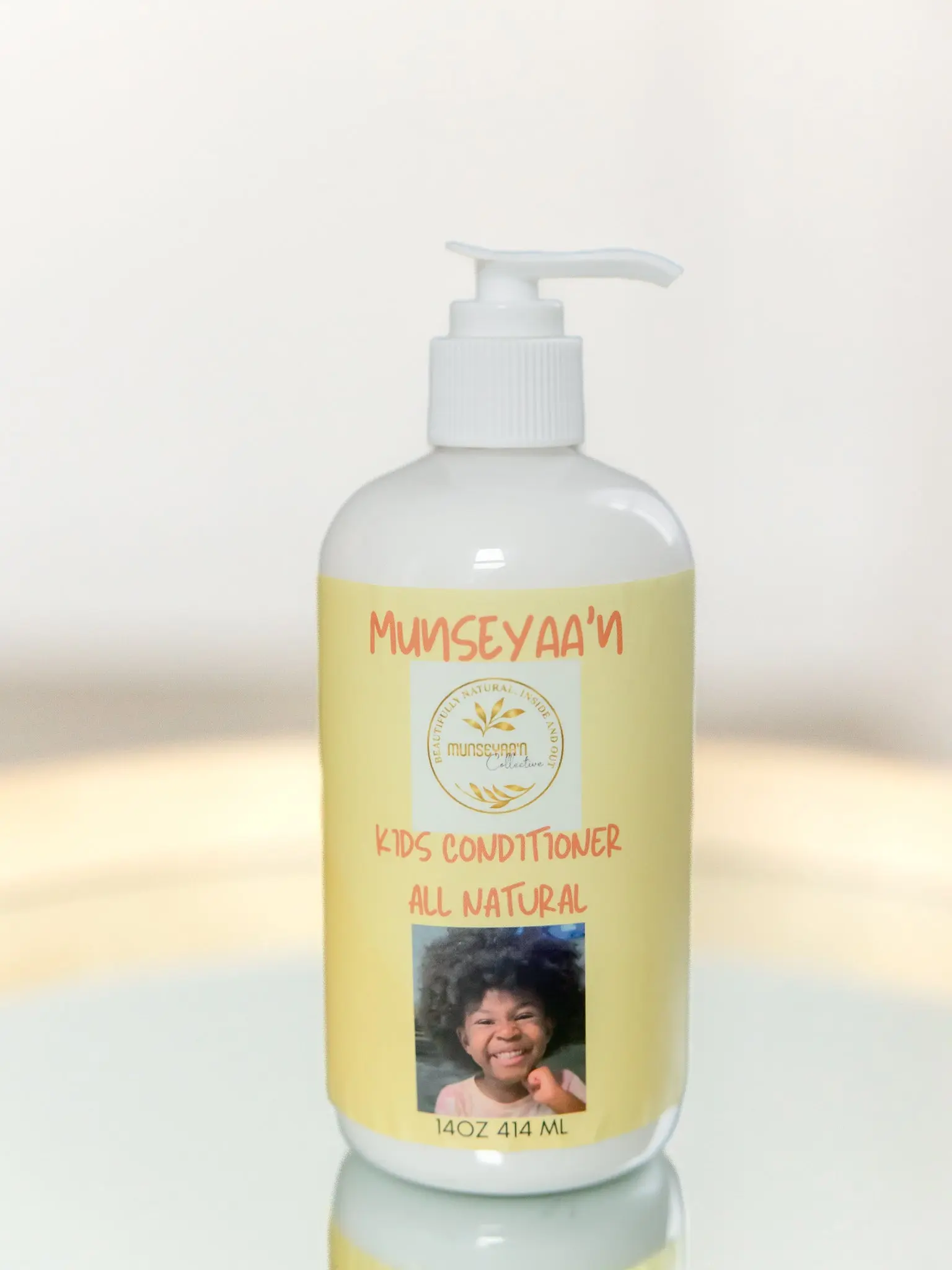 Kids 3-Piece Haircare Set - Natural Oils Shampoo, Gentle Cleanser, Lightweight Conditioner, Refreshing Detangling Mist for Children’s Apex Strands Cleansing & Smoothing, Refreshing Mist, Conditioning, Hair-Moisturizing, Liquid, Multi-Pack, Daily, 300G, Qu