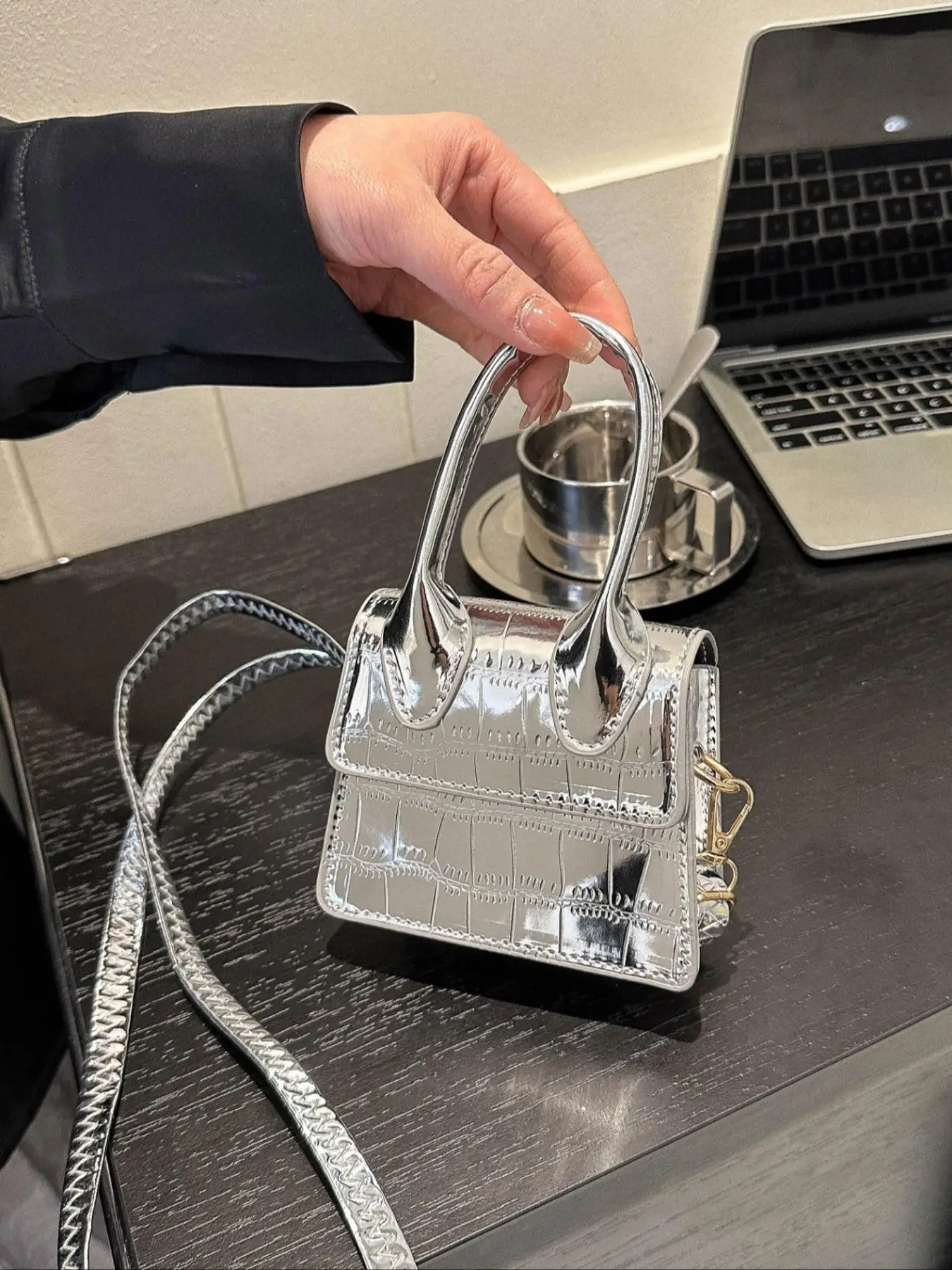 Trendy Exquisite Compact Crossbody Bag with Handle Design, Minimalist Casual Plain Adjustable Strap Crossbody Bag, Cute Designer Crossbody Bag for Wom