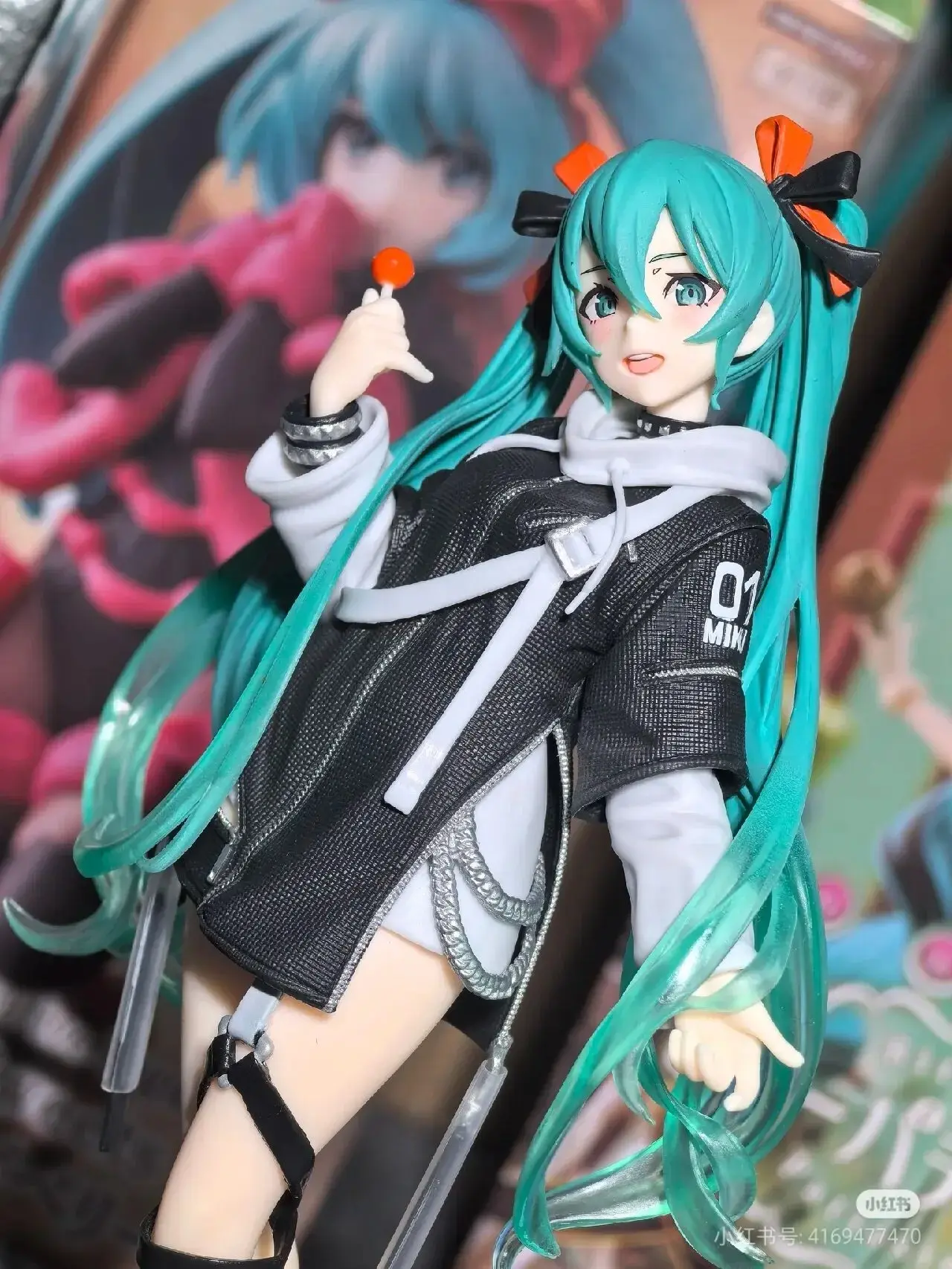 18cm Hatsune Miku Stylish Anime Figure – Cyber-Punk Style – Collector-Grade Desktop Display Model – Christmas Gift