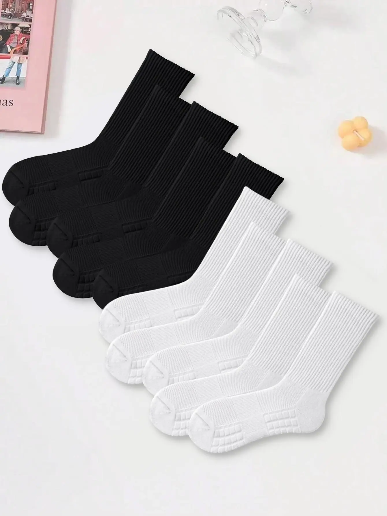 Blueplus men’s mid-calf socks, solid black/white pattern, 1 pair, terry sole, moisture-wicking, soft, full-coverage support, comfortable, suitable for everyday wear, black/white patterned mid-calf socks