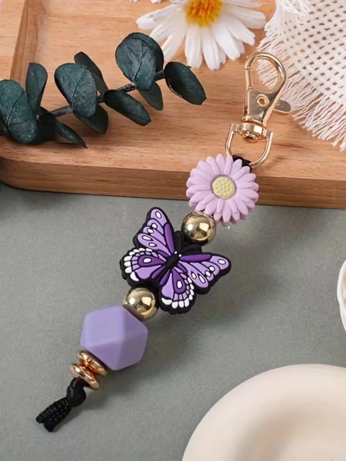 Sweet Butterfly Daisy Beaded Keychain, Floral Pattern Keychain, Short Key Holder, Bag Decoration, Keychain For Bags, Keyrings, Anti-Loss Car Key Charm, Birthday Gift, Friend Gift