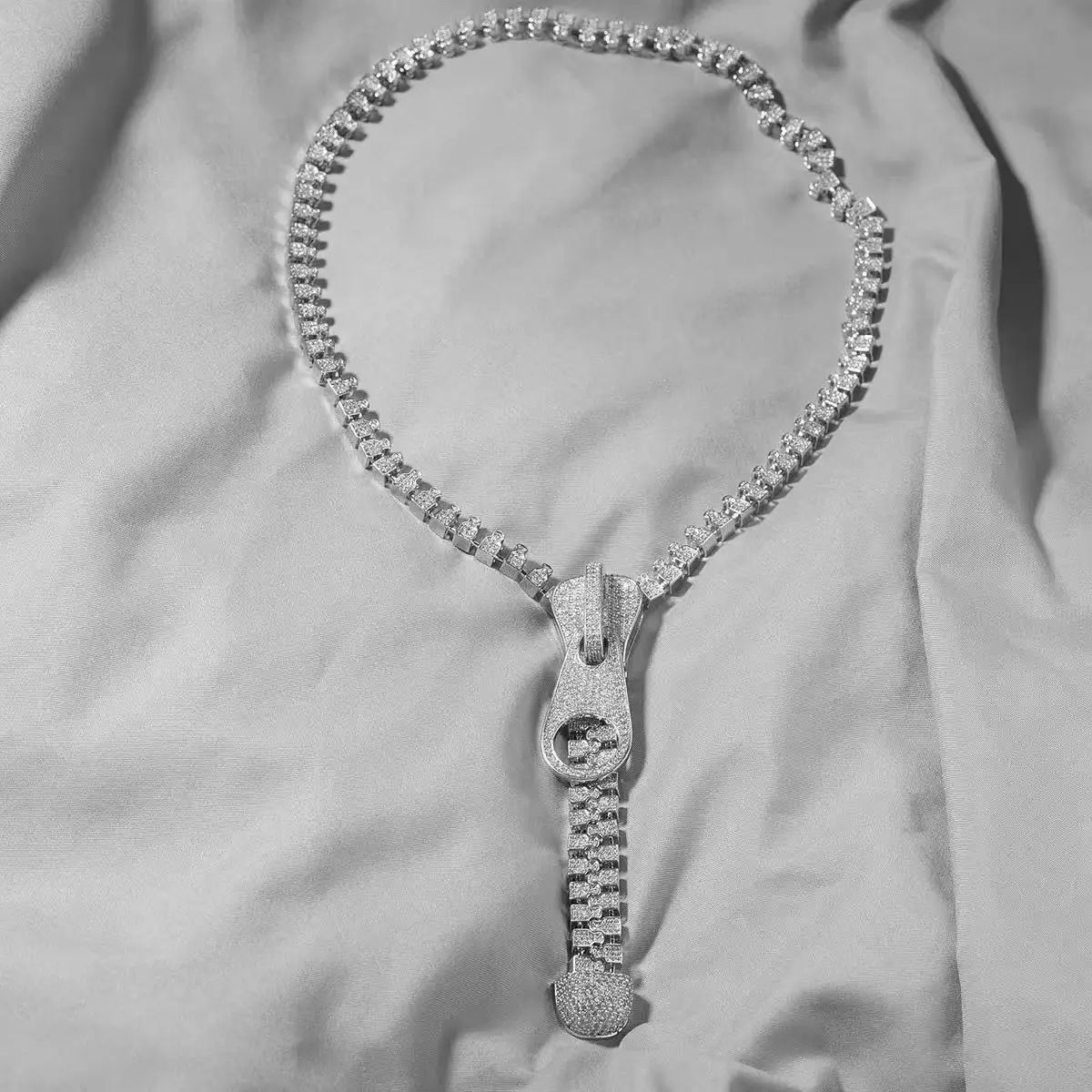 M2-9144 Unisex Streetwear Hip-Hop Zip Pendant Tennis Chain Necklace, Edgy Statement Bling Jewelry for Bold Fashion Enthusiasts