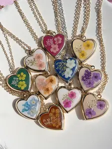 Retro Romantic Gold Color Heart Dried Flowers Can be Opened Photo Box Photo Locket Necklace 45cm Jewelry for Women Girl Gift Valentine's Day Colorful Heart Drop Everlasting Flower Charm Picture Locket