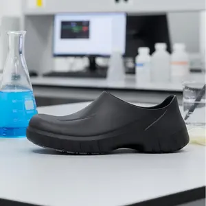 TEER wide-toe professional non-slip clogs - oil and water resistant, suitable for kitchens, restaurants, hospitals, laboratories, and nursing homes.