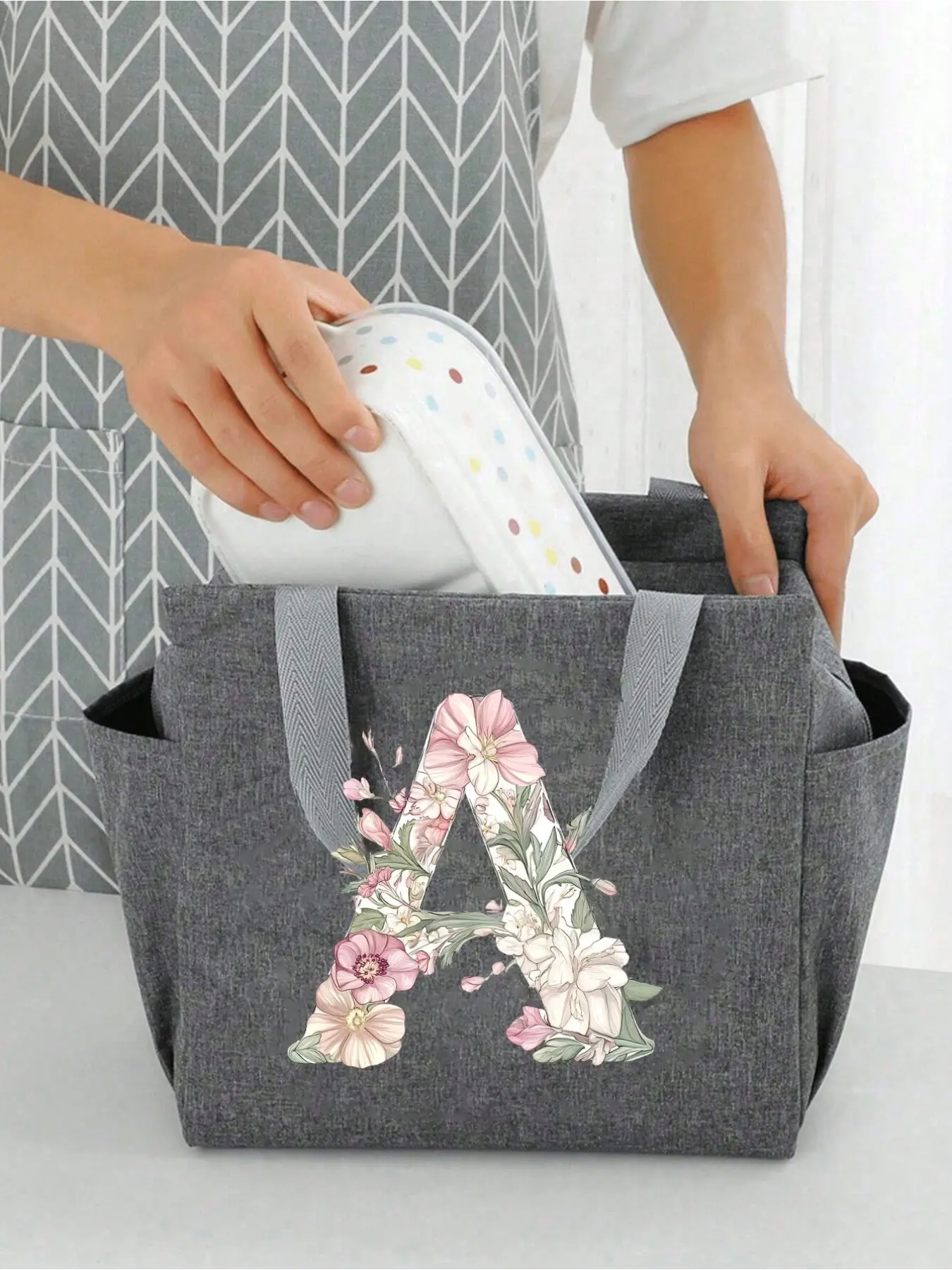 Personalized Initial Women's Lunch Bag, Insulated Canvas Lunch Tote with Zipper, Large Capacity Foil Thermal Leak-Proof Cooler Bag, Leakproof Cooler Bag, Back-to-School Supplies, Wedding Favors